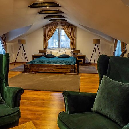 Casa Delia Hotell Câmpulung Moldovenesc Eksteriør bilde