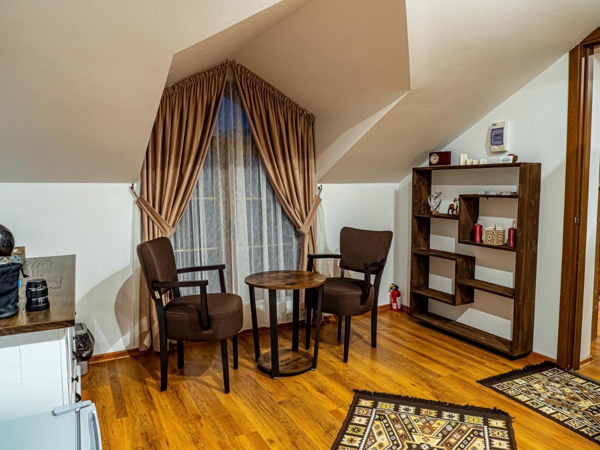 Casa Delia Hotell Câmpulung Moldovenesc Eksteriør bilde